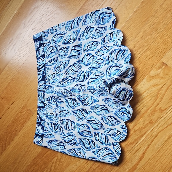 Shorts - Picture 2 of 8